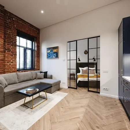 Modern In Center Apartment *